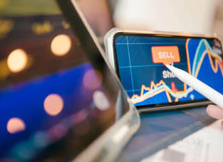 Handelsplatform voor meerdere markten met analyse van Bitcoin, Ethereum en forexopties